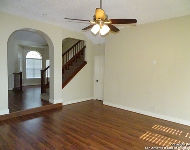 8130 Seldon Trail - Photo Thumbnail 12