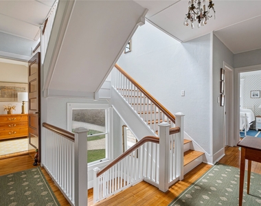 43 Quogue Street - Photo Thumbnail 9