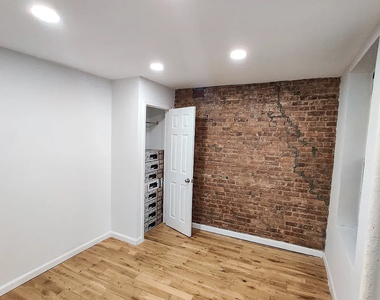 123 Mulberry Street - Photo Thumbnail 5