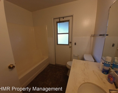 8905 Alta Loma Dr. - Photo Thumbnail 14