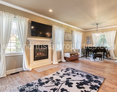 12894 Boones Ferry Road - Photo Thumbnail 6