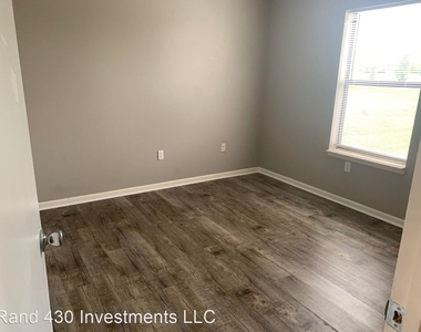 430 West Economy Road - Photo Thumbnail 8