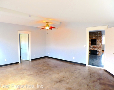 456 Michele Way - Photo Thumbnail 30