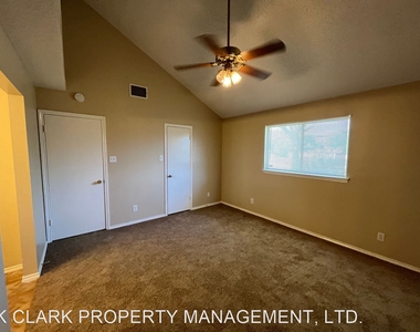 3633 Candlebrook Lane - Photo Thumbnail 14