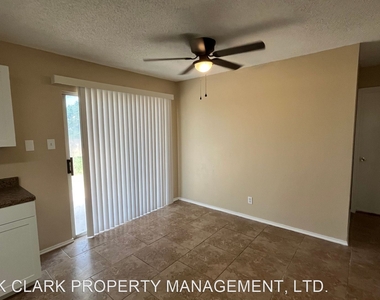 3633 Candlebrook Lane - Photo Thumbnail 9