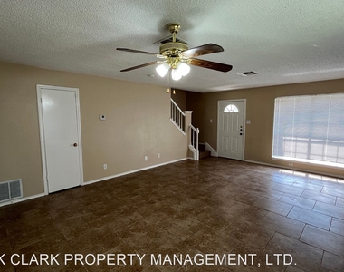 3633 Candlebrook Lane - Photo Thumbnail 4