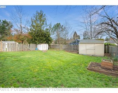 9251 Se Salmon Street - Photo Thumbnail 27