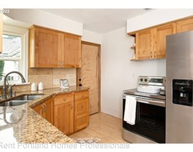 9251 Se Salmon Street - Photo Thumbnail 9