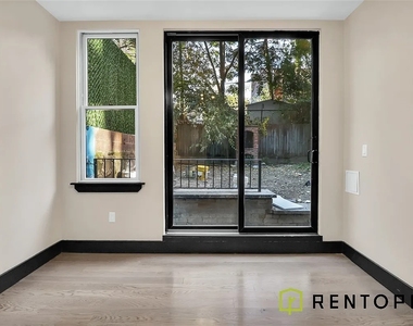 540 Driggs Avenue - Photo Thumbnail 3