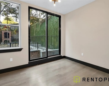 540 Driggs Avenue - Photo Thumbnail 4