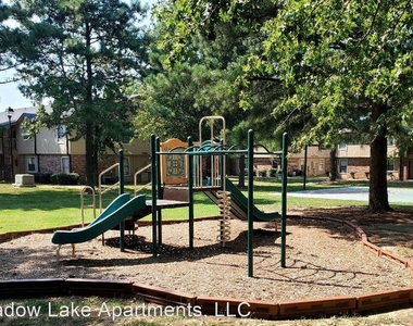 400 Meadow Lake Circle - Photo Thumbnail 8