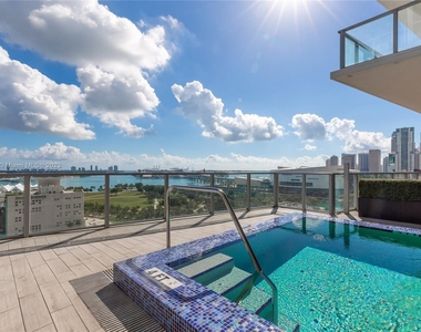 1100 Biscayne Blvd - Photo Thumbnail 7