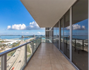 1100 Biscayne Blvd - Photo Thumbnail 2