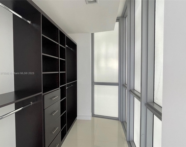 1100 Biscayne Blvd - Photo Thumbnail 27