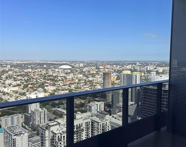 1000 Brickell Plz - Photo Thumbnail 15