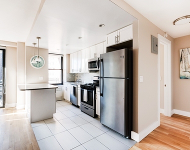 784 Columbus Avenue - Photo Thumbnail 3