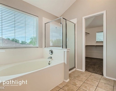 125 Castle Dr Unit - Photo Thumbnail 11