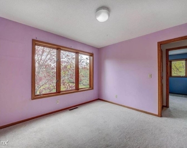 6054 Kalen Dr - Photo Thumbnail 14