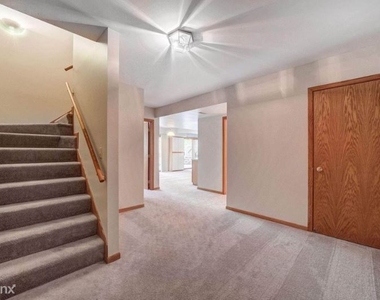 6054 Kalen Dr - Photo Thumbnail 18