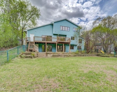 6054 Kalen Dr - Photo Thumbnail 2