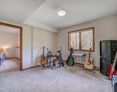 6054 Kalen Dr - Photo Thumbnail 24