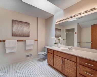 6054 Kalen Dr - Photo Thumbnail 16