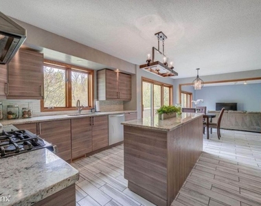 6054 Kalen Dr - Photo Thumbnail 3