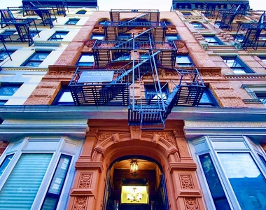 East 7th Street - Photo Thumbnail 0