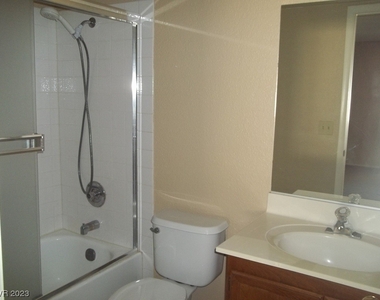 2701 Beaver Creek Court - Photo Thumbnail 12