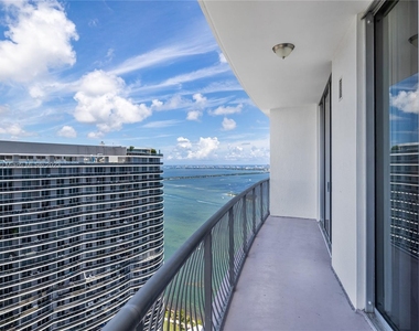 1750 N Bayshore Dr - Photo Thumbnail 1