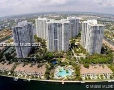 6000 Island Blvd - Photo Thumbnail 38