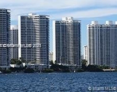 6000 Island Blvd - Photo Thumbnail 43