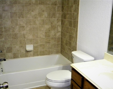 5810 Blackmore Avenue - Photo Thumbnail 11