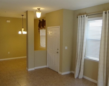 1520 Scarlet Oak Loop - Photo Thumbnail 3