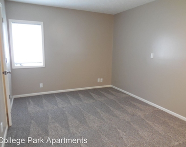 120 College Park Circle - Photo Thumbnail 6