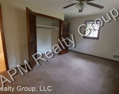 1417 Waterwood Drive - Photo Thumbnail 18