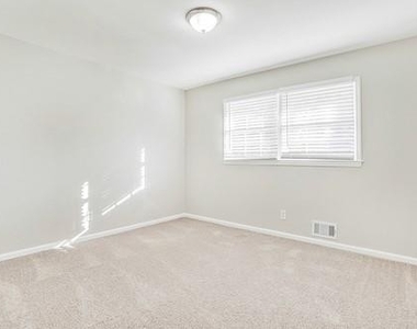 3082 Donavan Way - Photo Thumbnail 22