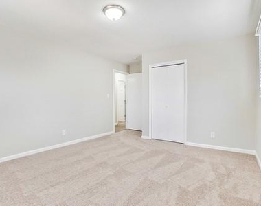 3082 Donavan Way - Photo Thumbnail 27