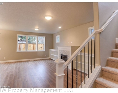 17955 Sw Meadowbrook Way - Photo Thumbnail 2