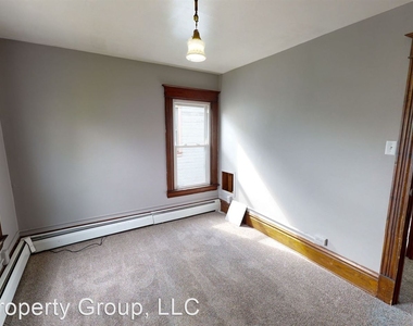 219 E Walnut Street - Photo Thumbnail 10