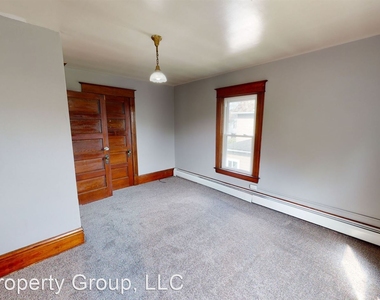 219 E Walnut Street - Photo Thumbnail 13