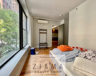 72 Willoughby Street - Photo Thumbnail 5