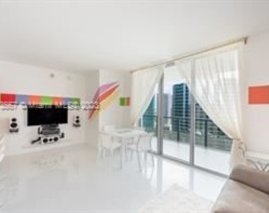 1300 Brickell Bay Dr Apt 2611 - Photo Thumbnail 3