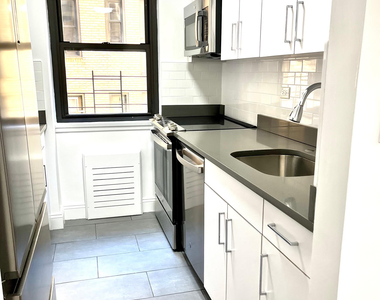 East 69th Street - Photo Thumbnail 3