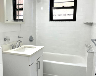 East 69th Street - Photo Thumbnail 5