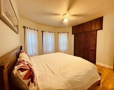 726 Metropolitan Ave - Photo Thumbnail 25