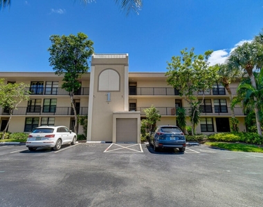 1 Royal Palm Way - Photo Thumbnail 3