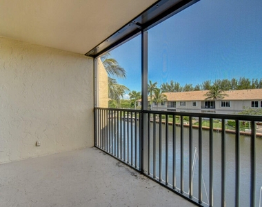 1 Royal Palm Way - Photo Thumbnail 16