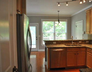 5250 Lanier Lane - Photo Thumbnail 7