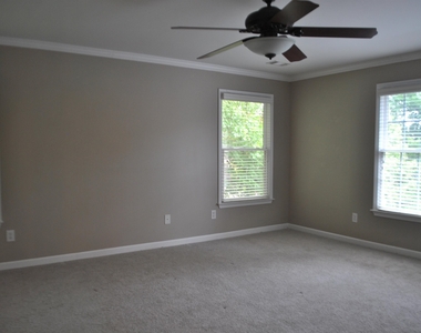 5250 Lanier Lane - Photo Thumbnail 13